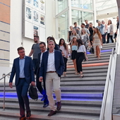 Feel-Photo HOCHWERTIGE PORTRAIT-, BUSINESS- & EVENTFOTOGRAFIE AUS EINER HAND! 008