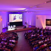 Feel-Photo HOCHWERTIGE PORTRAIT-, BUSINESS- & EVENTFOTOGRAFIE AUS EINER HAND! 023