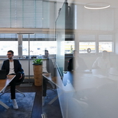 Feel-Photo HOCHWERTIGE PORTRAIT-, BUSINESS- & EVENTFOTOGRAFIE AUS EINER HAND! 036