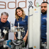 Feel-Photo HOCHWERTIGE PORTRAIT-, BUSINESS- & EVENTFOTOGRAFIE AUS EINER HAND! 059