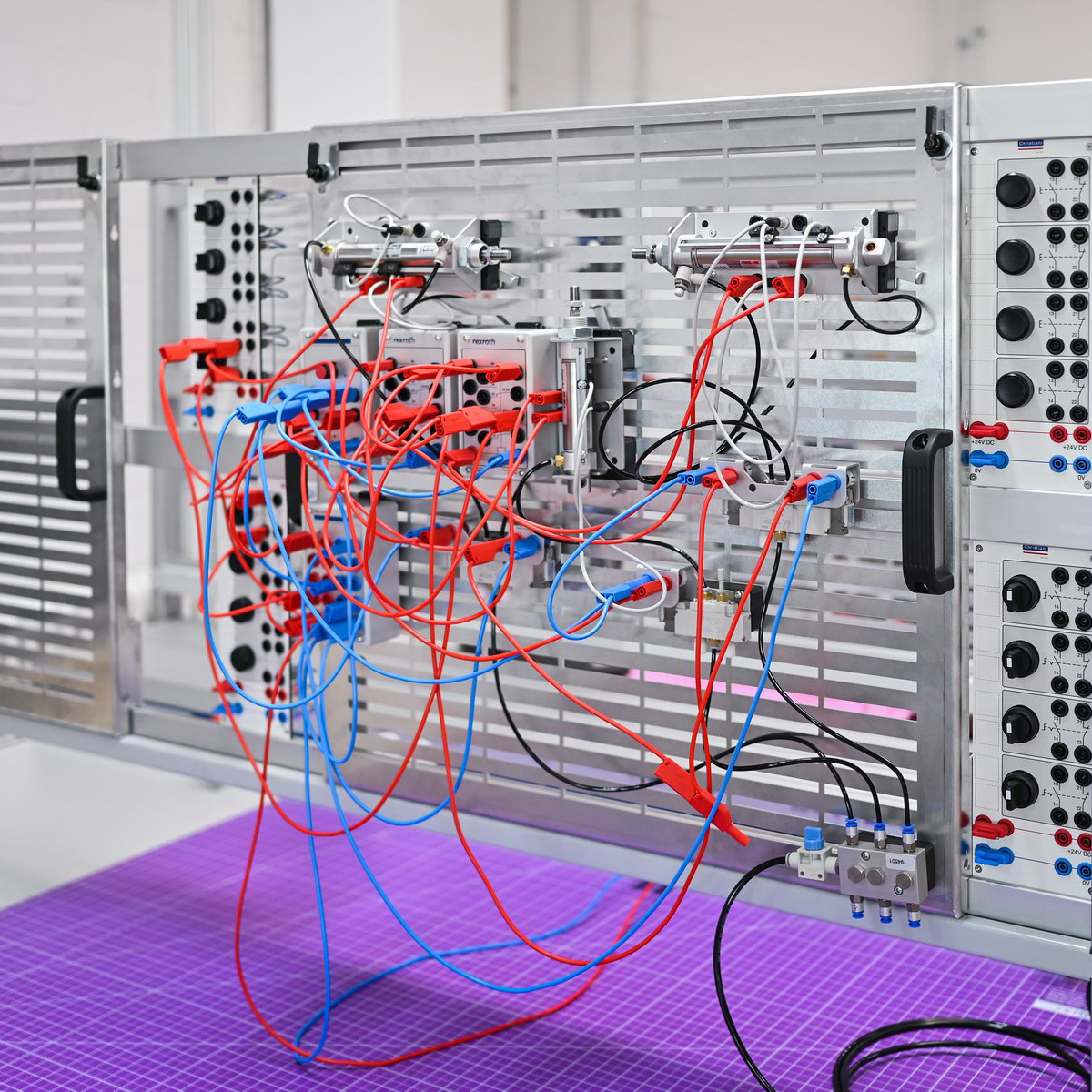 Feel-Photo HOCHWERTIGE PORTRAIT-, BUSINESS- & EVENTFOTOGRAFIE AUS EINER HAND! 007