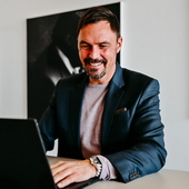 Feel-Photo HOCHWERTIGE PORTRAIT-, BUSINESS- & EVENTFOTOGRAFIE AUS EINER HAND! 027