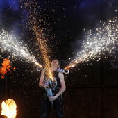 Feel-Photo HOCHWERTIGE PORTRAIT-, BUSINESS- & EVENTFOTOGRAFIE AUS EINER HAND! 012