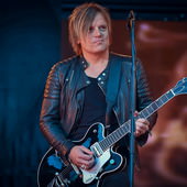 Feel-Photo HOCHWERTIGE PORTRAIT-, BUSINESS- & EVENTFOTOGRAFIE AUS EINER HAND! 039